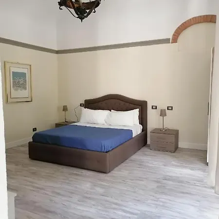 Palazzo Guasti Il Balcone *